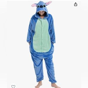 Lightly used Stitch onesie - xl - Halloween / pajamas / cosplay w free keychain
